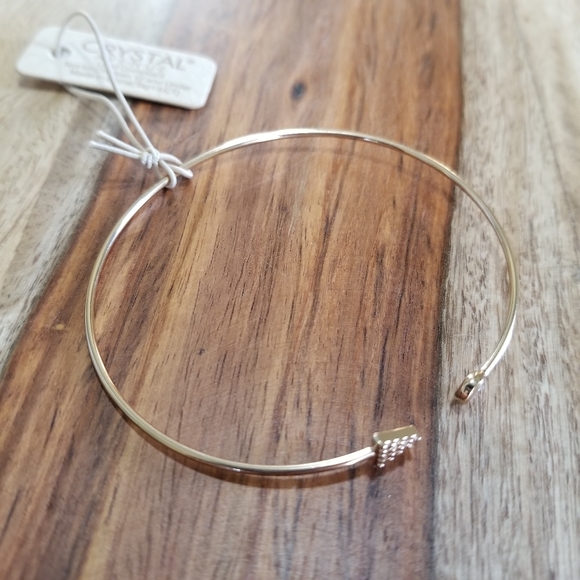 Crystal Avenue Dainty Arrow Open Bangle Bracelet - Picture 3 of 5